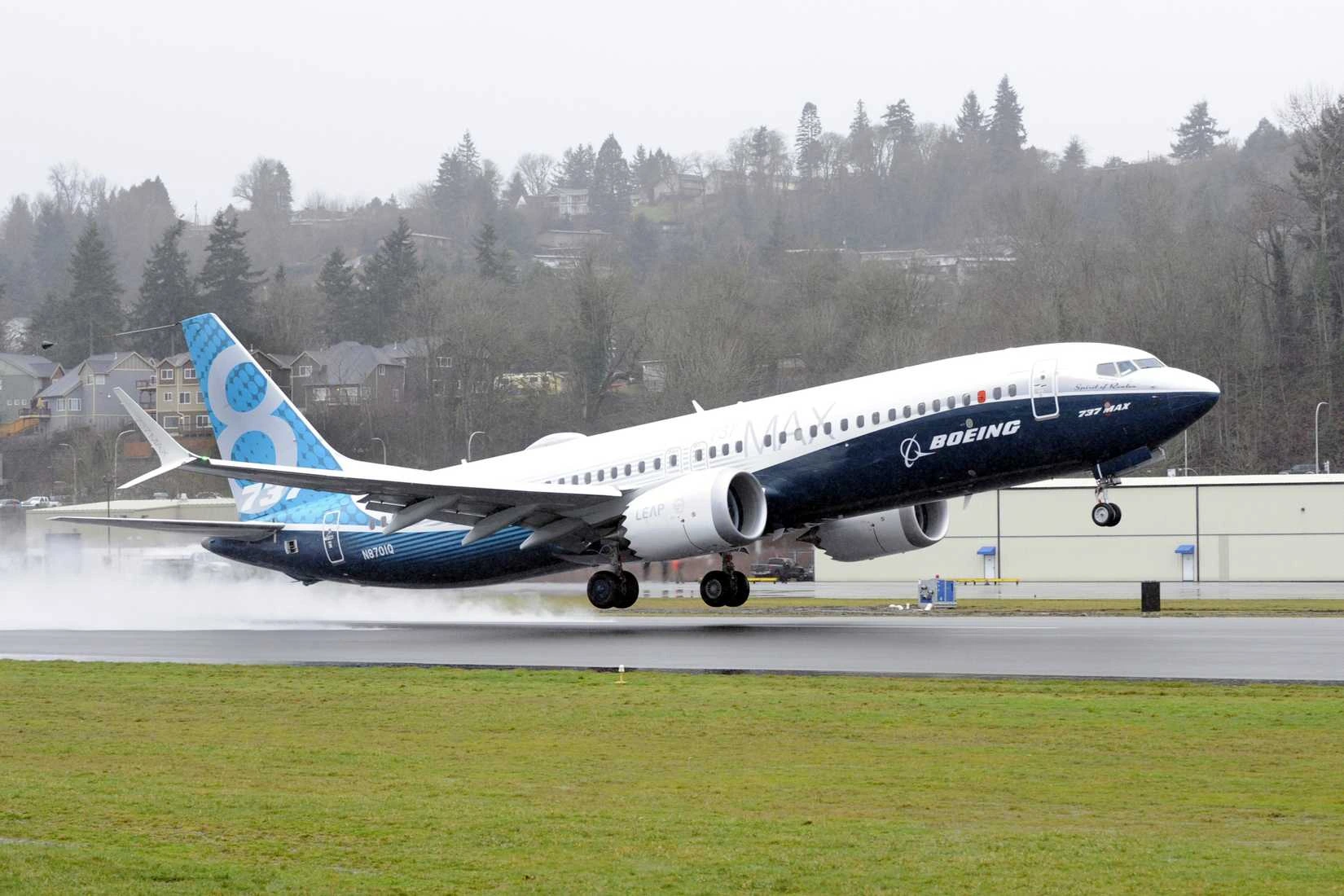FAA предписала проверки 470 самолётов Boeing 737 MAX из-за трещин в фюзеляже