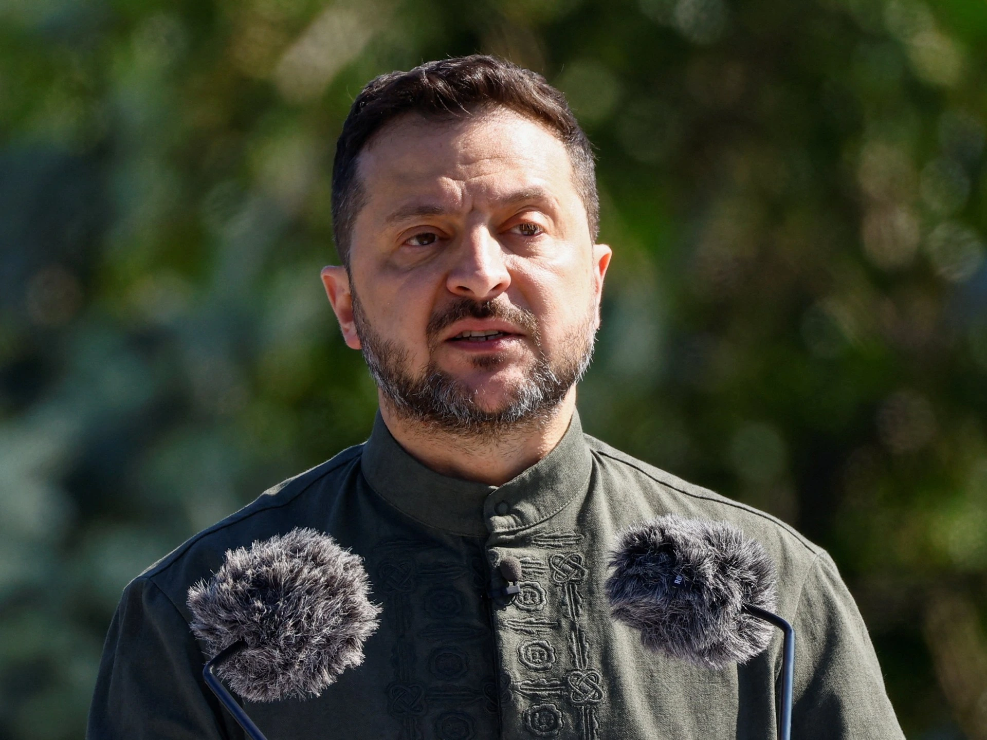 Зеленский заявил, что выборы во время войны разрушат Украину