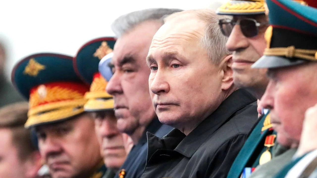 Россия нанесла удары по порту Пивденный под Одессой, повреждены судно и подстанция
