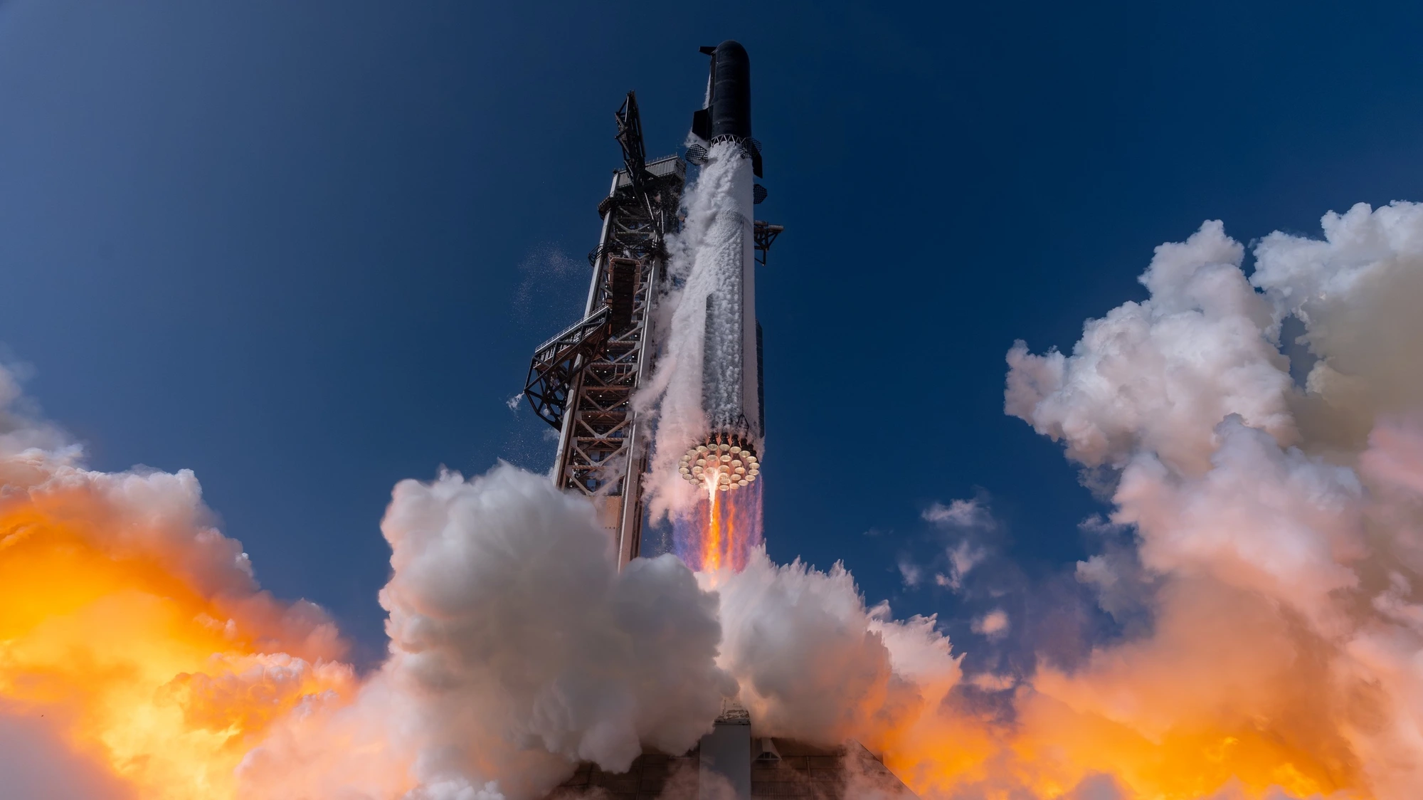 SpaceX строит вертикально интегрированный стек от запусков до ИИ-моделей