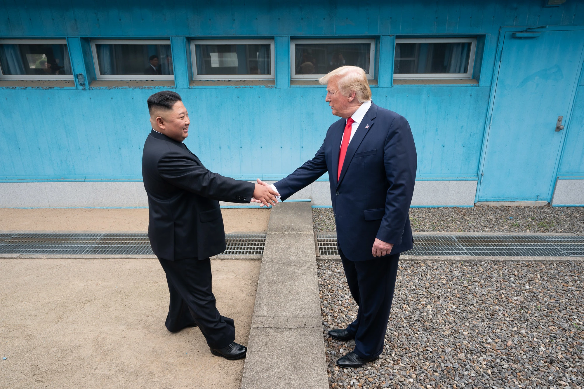 Трамп добивается саммита с Ким Чен Ыном на фоне войны с Ираном и напряжённости с Сеулом