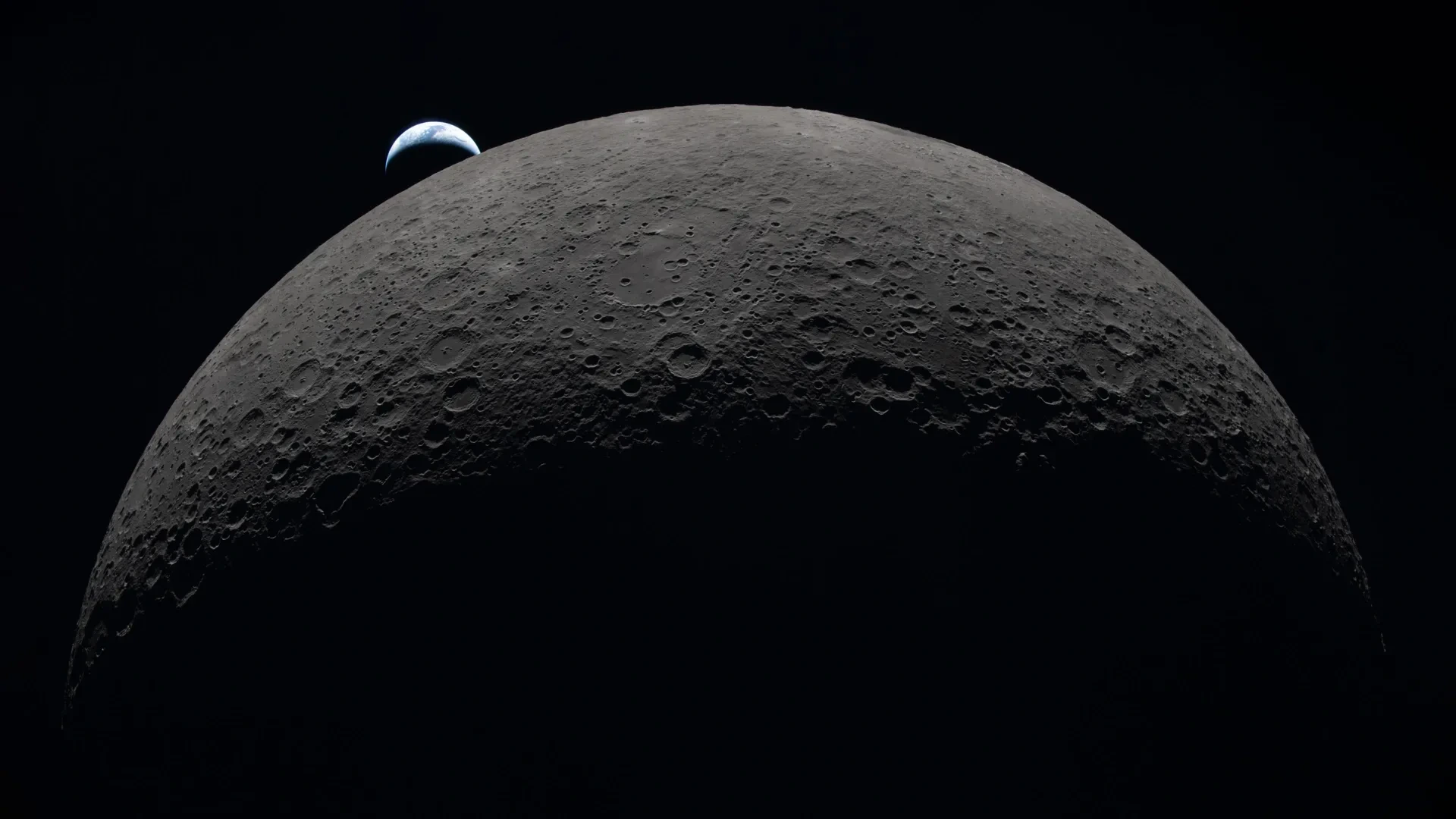 NASA: земные микробы могут выжить в затенённых областях Луны