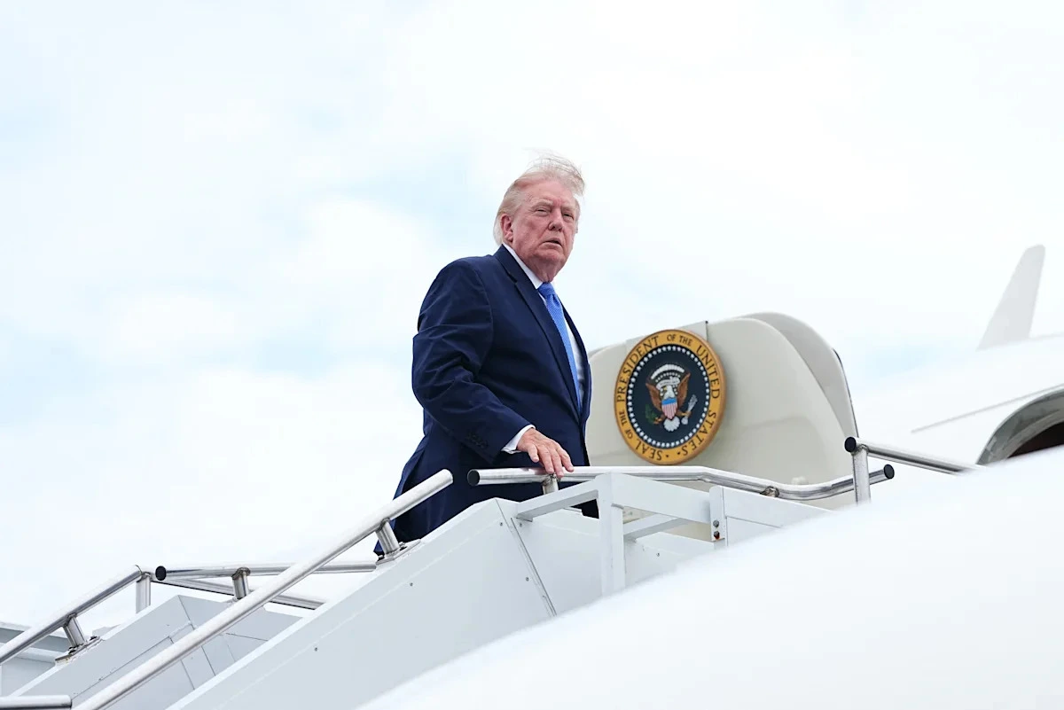 Трамп раскрыл более 1000 сделок с акциями за июнь, демократы указывают на прибыль от нефти