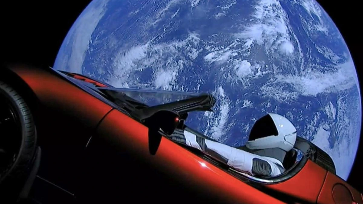 Маск объяснил запуск Tesla Roadster в космос высоким риском неудачи