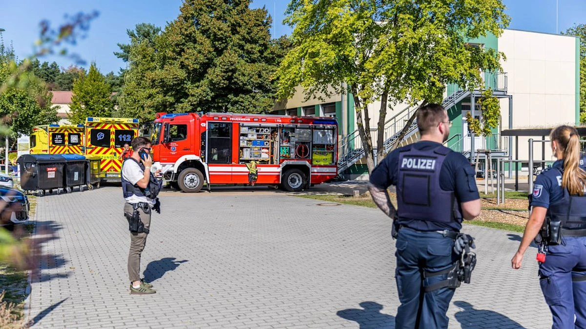 Двое погибли при нападении с ножом в школе под Берлином