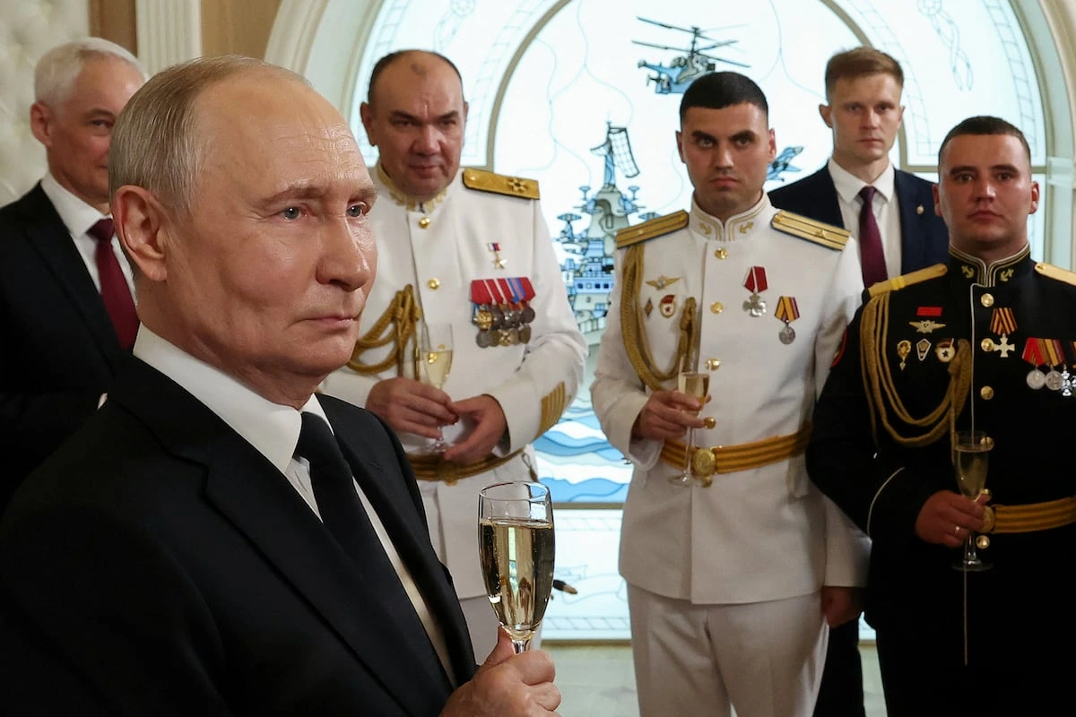 Bloomberg сообщает, что в апреле Россия оказалась на грани нехватки денег из-за военных расходов