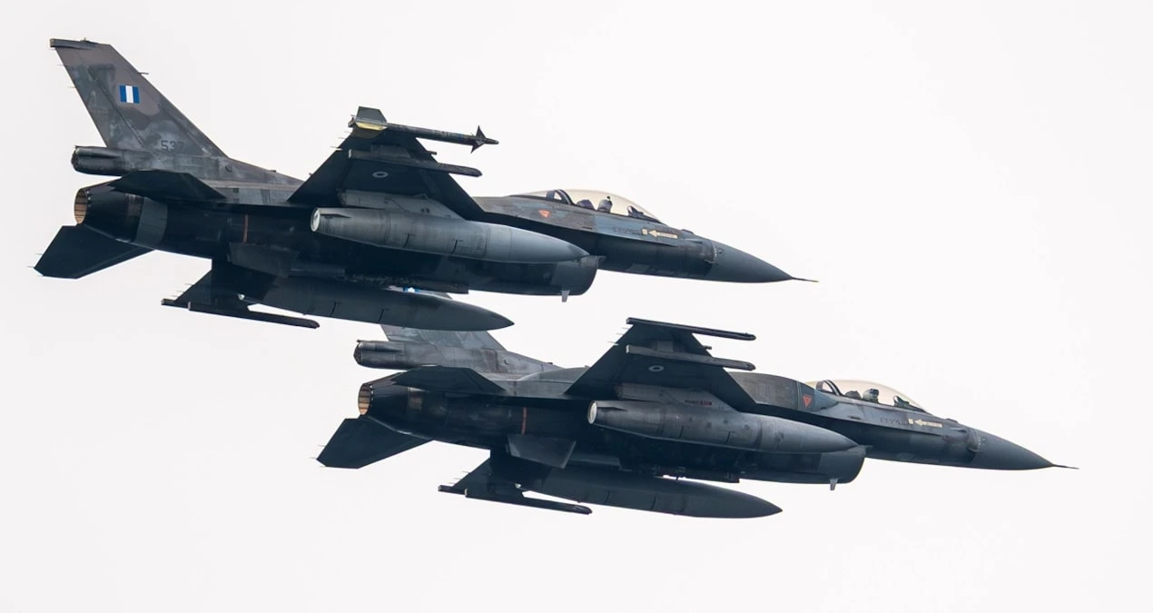 Греческие F-16 подняты на перехват турецкого беспилотника у Афин