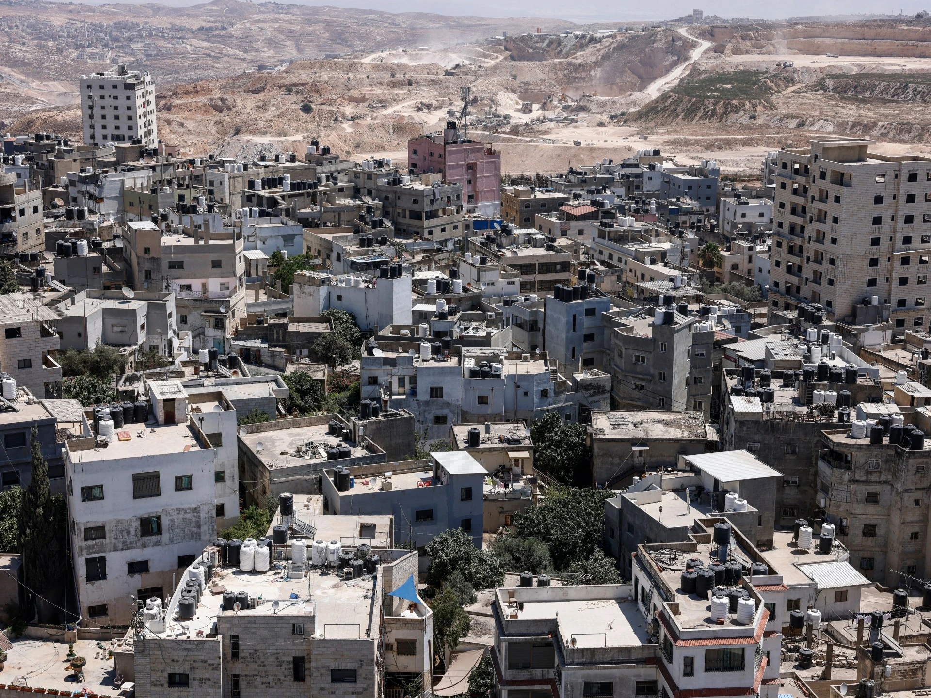 Израильские военные провели рейд в центре UNRWA в Восточном Иерусалиме, выдворив 40 сотрудников