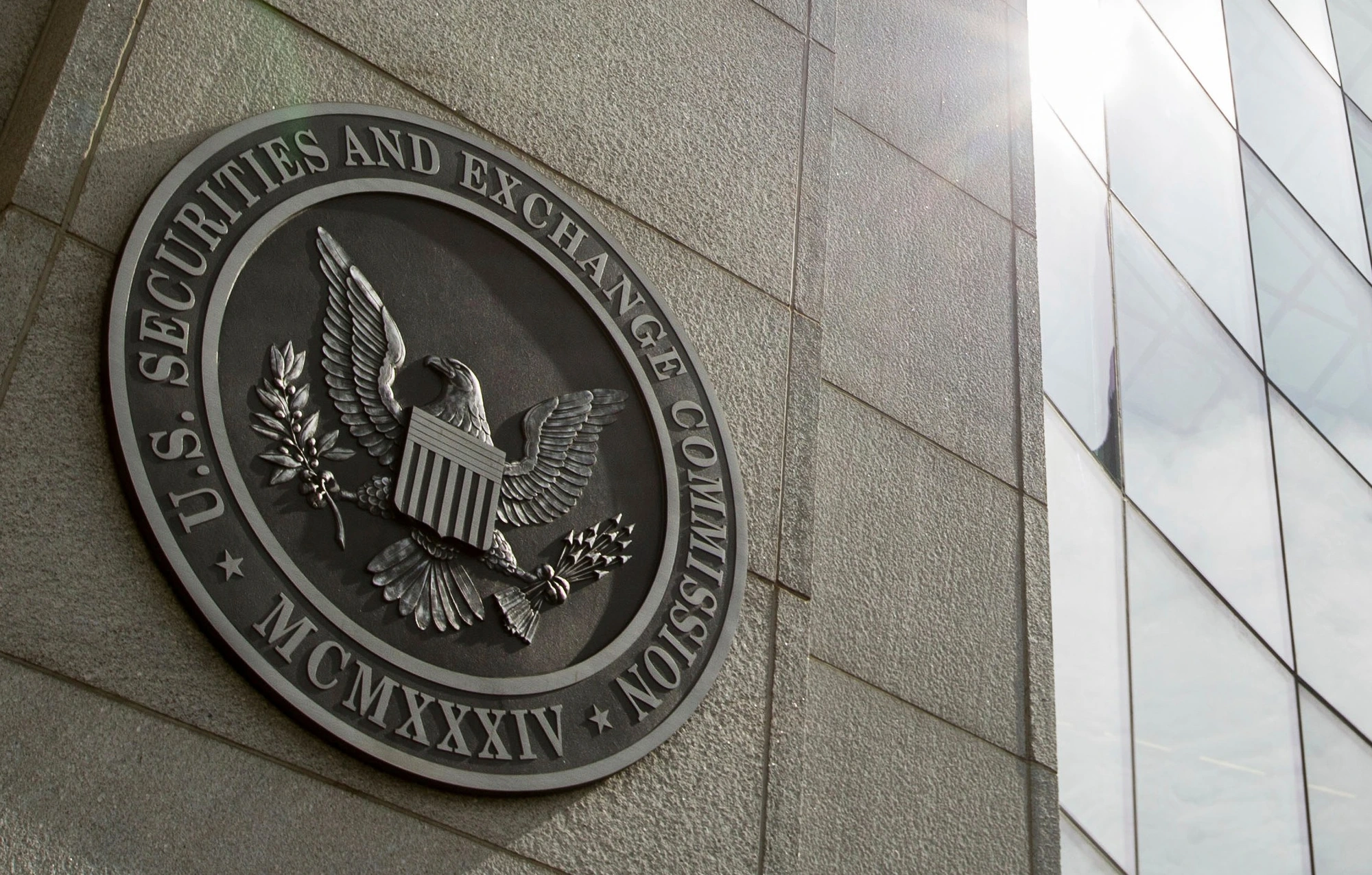 SEC пересматривает правила ETF на фоне удвоения числа продуктов до 4600