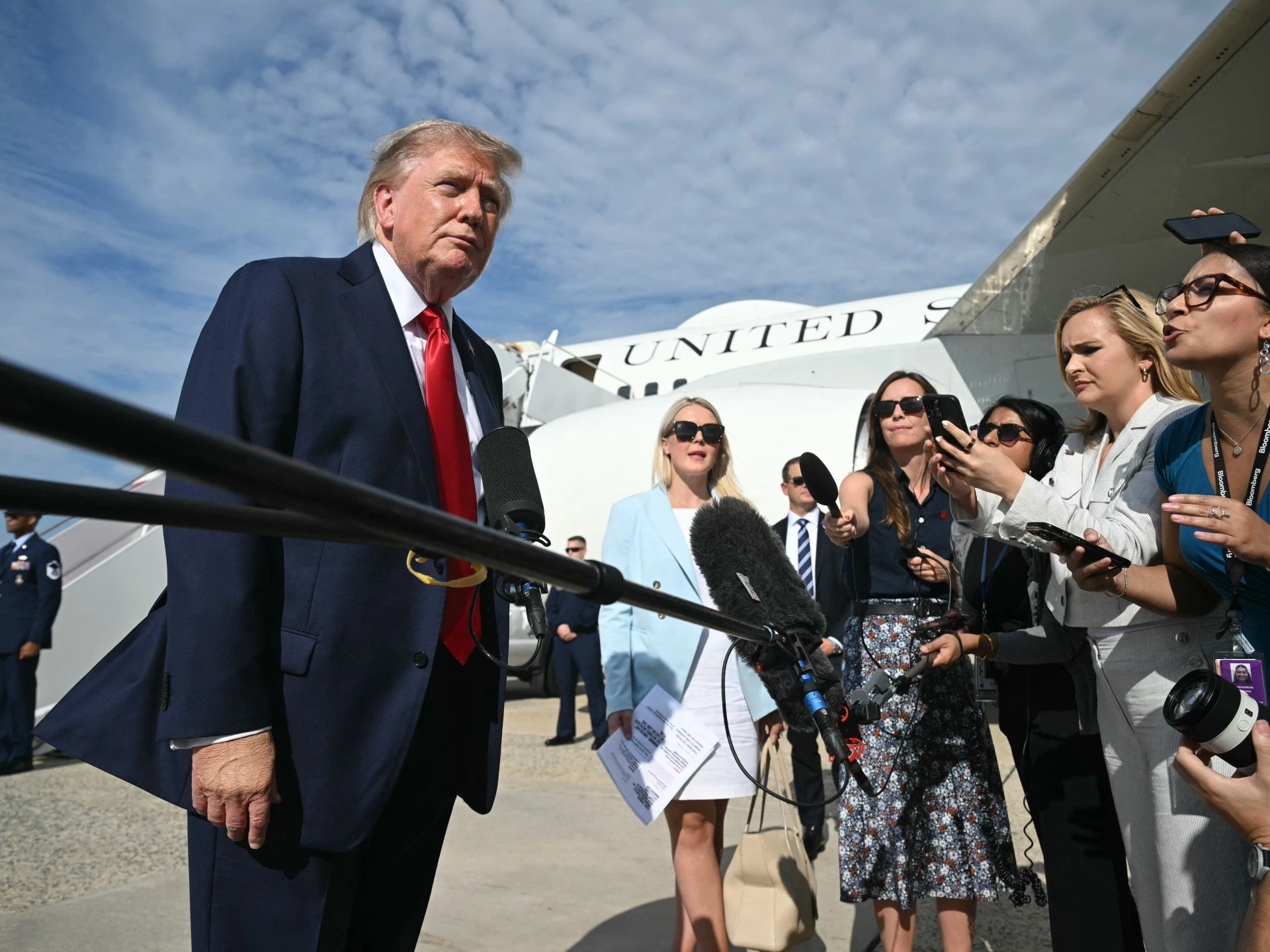 Трамп заявил, что пожалуется в FCC на журналистку NBC Кристен Уэлкер