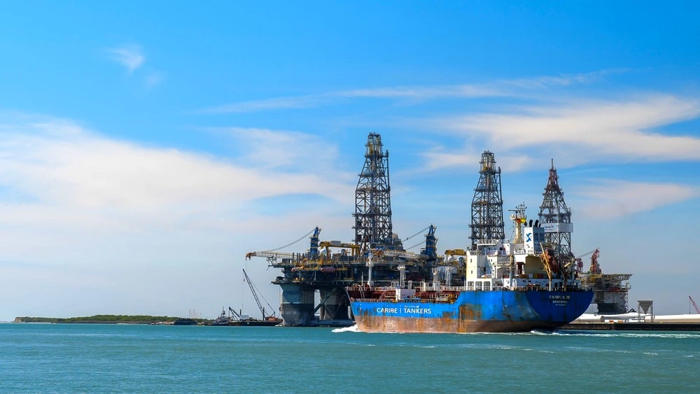 Прибыль PetroChina в первом полугодии выросла на 22% до рекордных 103,94 млрд юаней