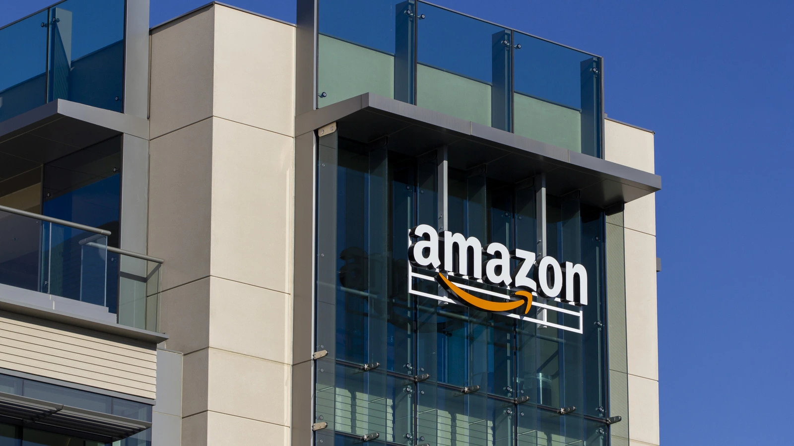 FTC и 22 штата подали в суд на Amazon за скрытые наценки на рекламных аукционах с 2019 года