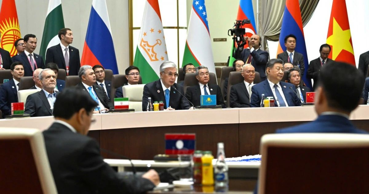 Токаев подтвердил приверженность Казахстана сбалансированной мирной внешней политике на саммите «ШОС плюс»