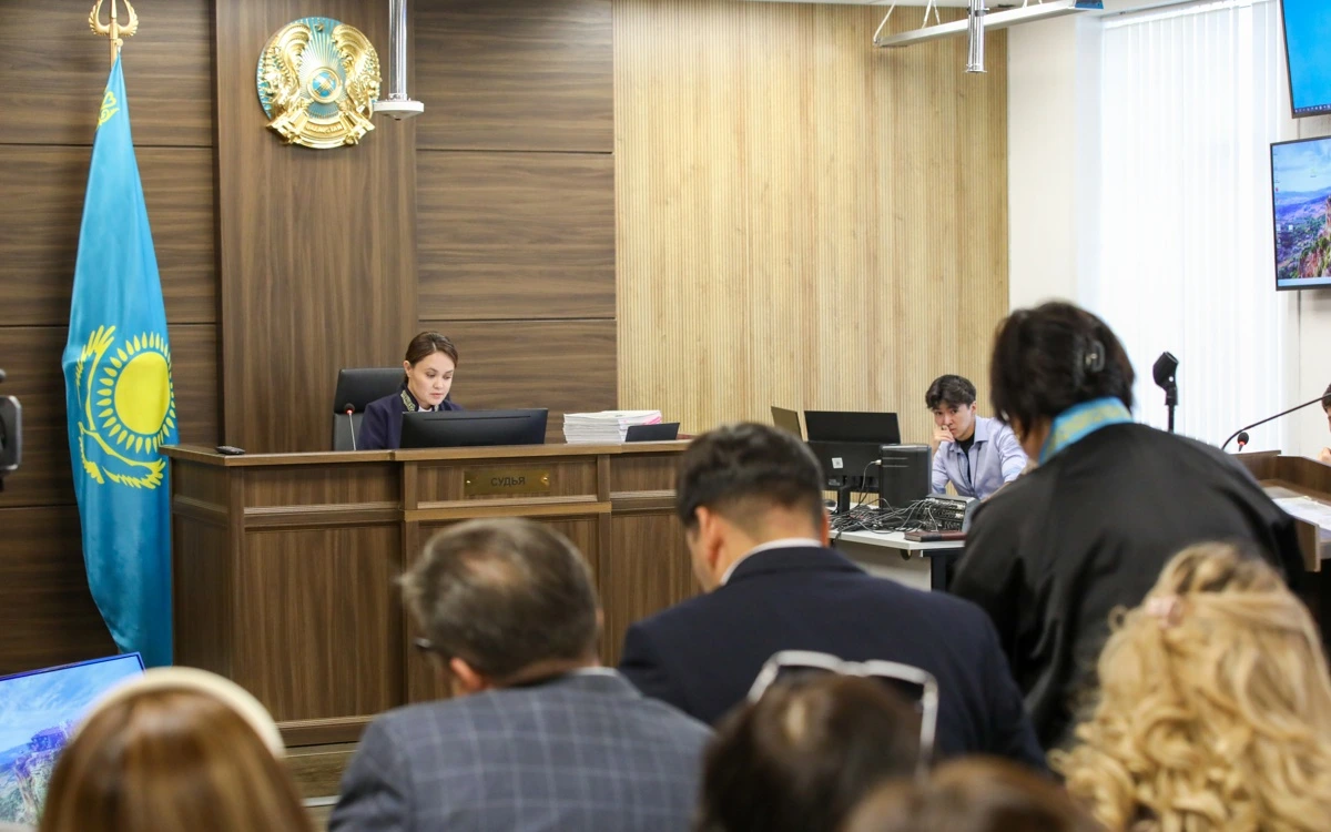 Суд в Астане заслушивает показания по делу о гибели фельдшера Улданы Мырзуан