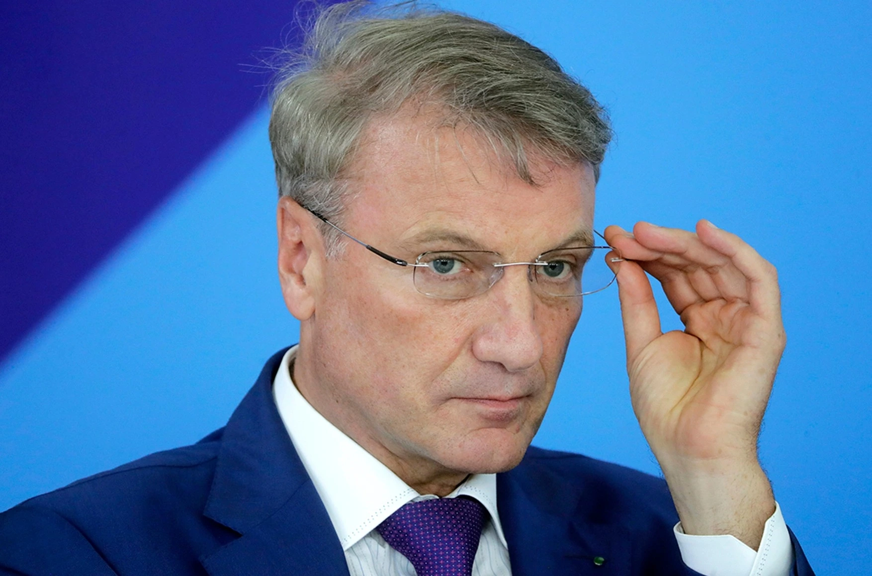 Глава Сбербанка Греф предупредил о резком замедлении экономики России
