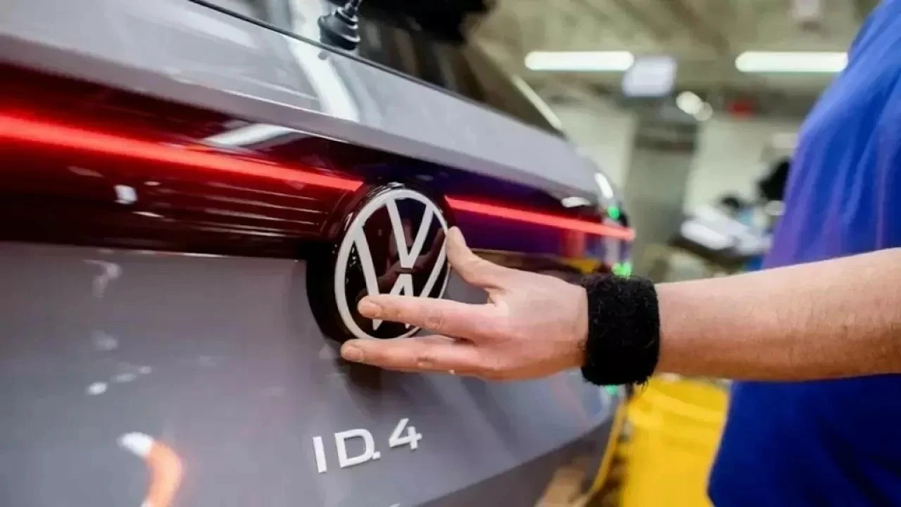 Volkswagen утвердил план сокращения 50 тыс. рабочих мест и половины моделей к 2035 году