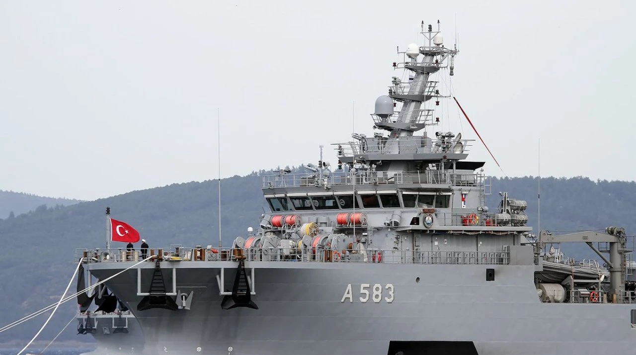 Корабль ВМС Турции обнаружил затонувшее судно в Мраморном море
