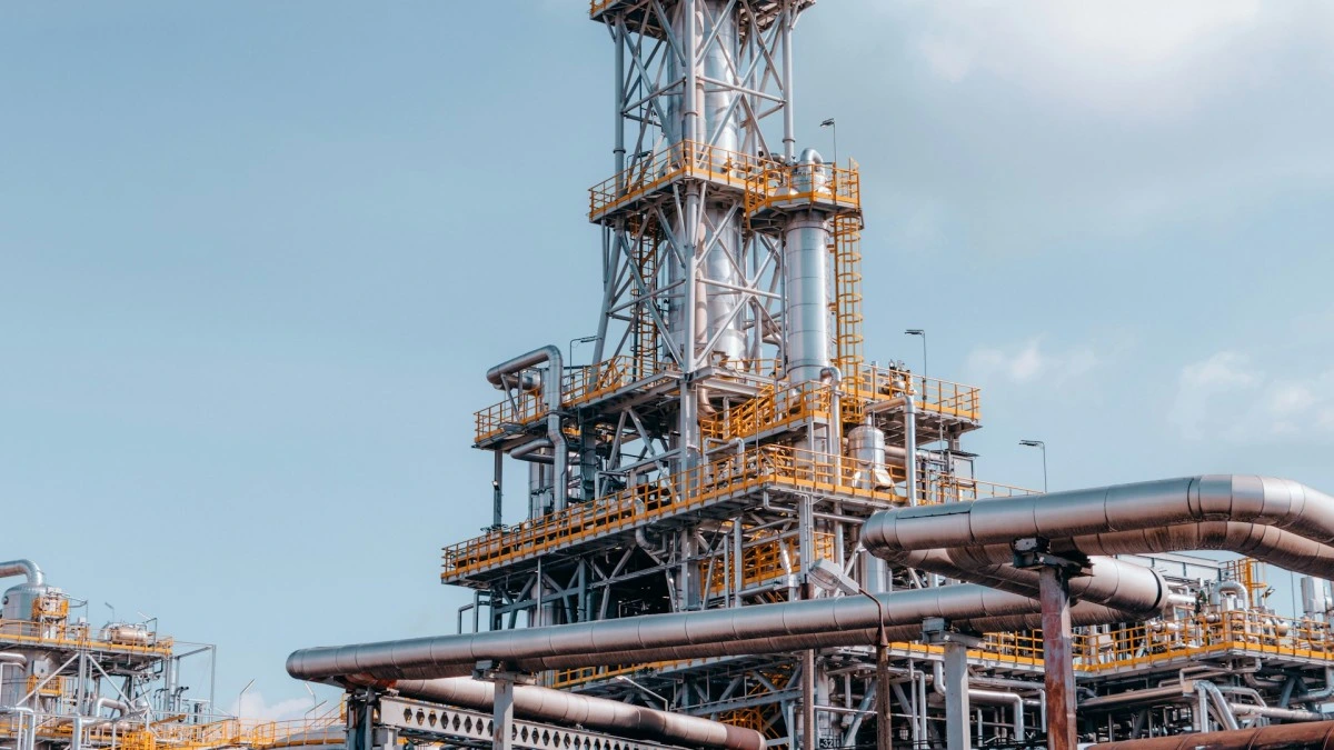 Нефтеперерабатывающий завод Saudi Aramco в Джизане вновь атакован