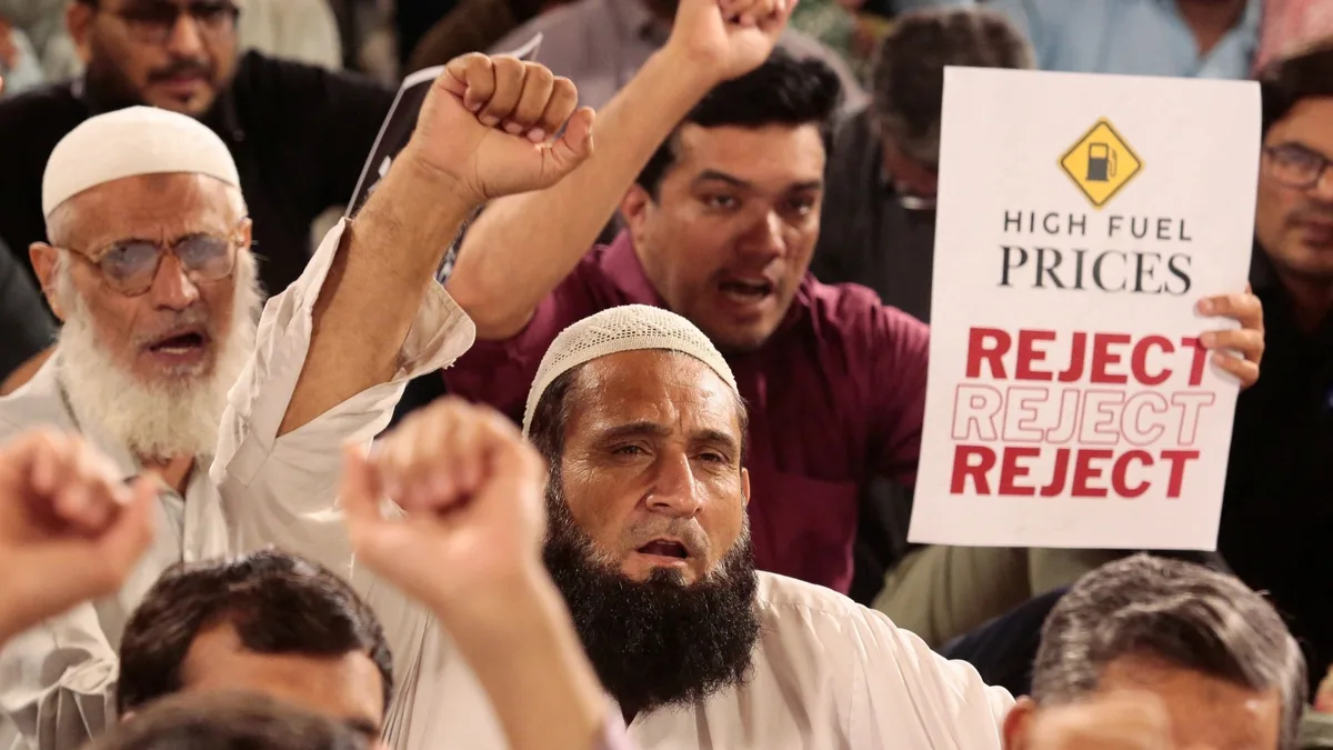 Pakistan faces economic strain as Middle East conflict escalates