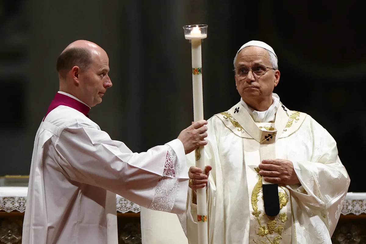 Pope Leo urges vigilance against war apathy at Easter vigil