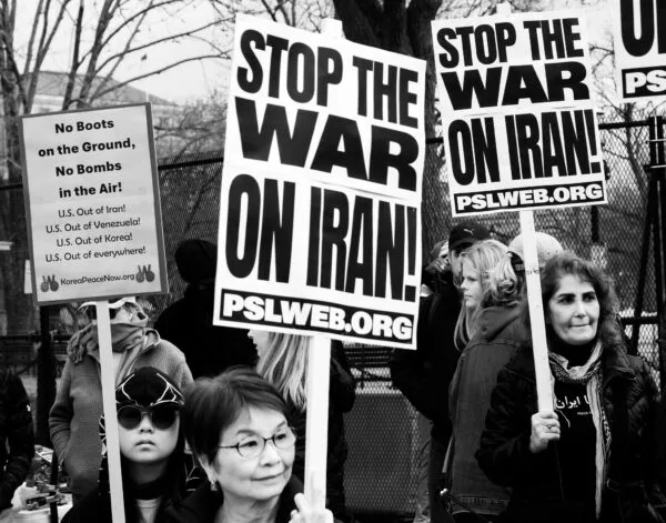 Иран намекает на войну на истощение с США на фоне региональной напряженности